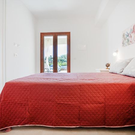 Ambra Holiday Rooms - Rooms & Beach ซาน เตโอโดโร ภายนอก รูปภาพ
