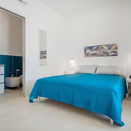 Ambra Holiday Rooms - Rooms & Beach ซาน เตโอโดโร ภายนอก รูปภาพ