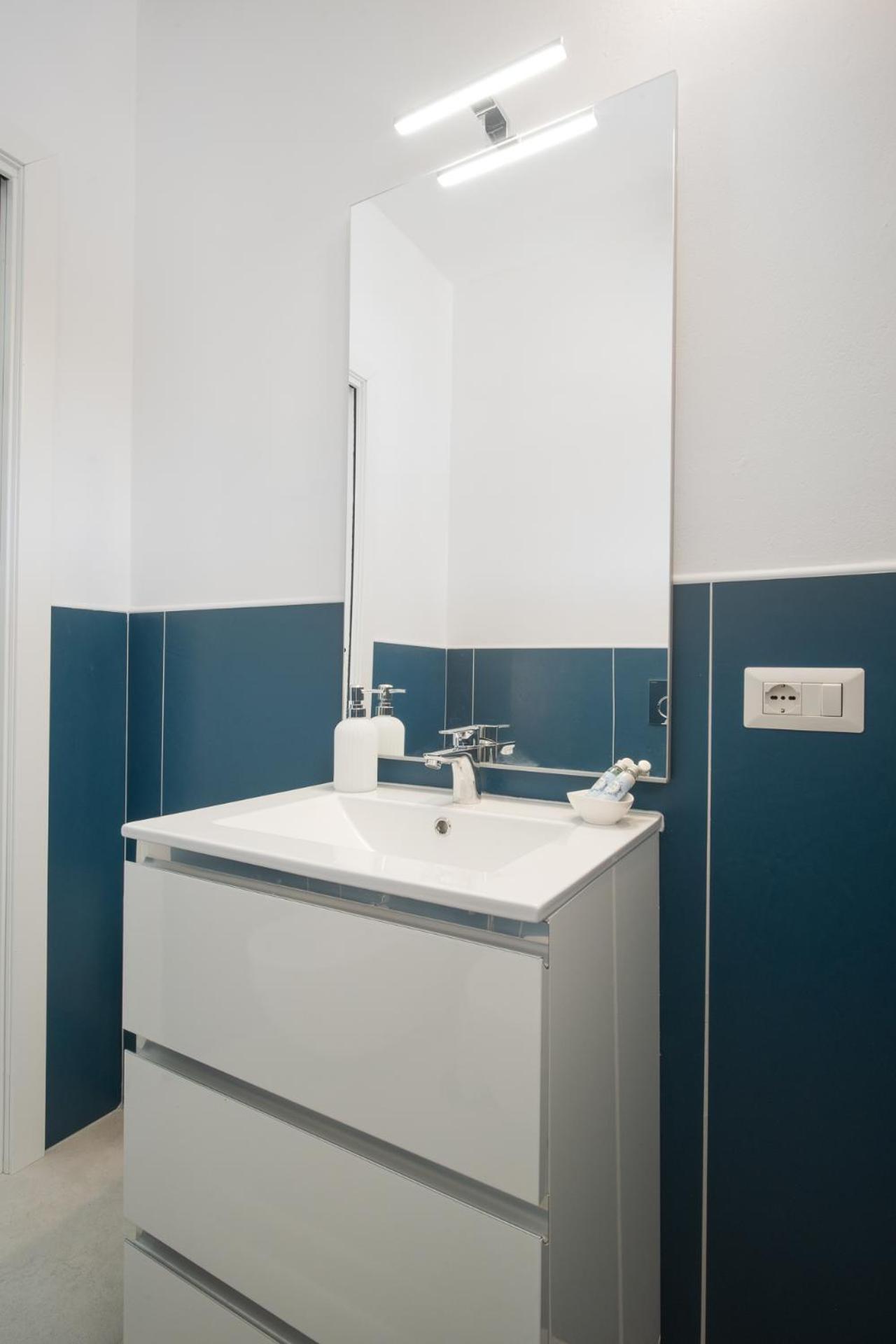 Ambra Holiday Rooms - Rooms & Beach ซาน เตโอโดโร ภายนอก รูปภาพ