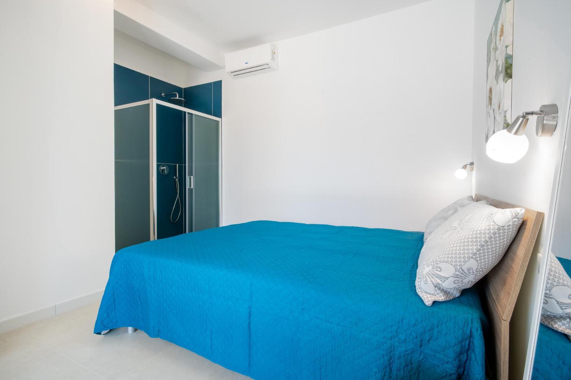 Ambra Holiday Rooms - Rooms & Beach ซาน เตโอโดโร ภายนอก รูปภาพ