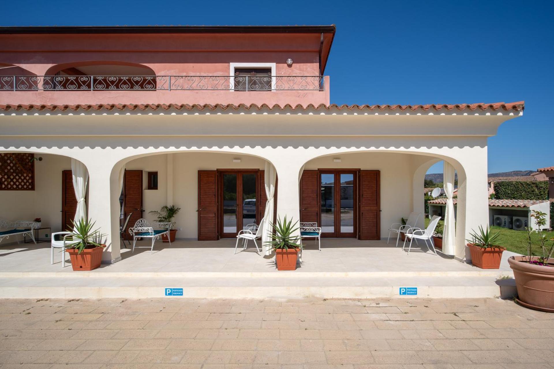 Ambra Holiday Rooms - Rooms & Beach ซาน เตโอโดโร ภายนอก รูปภาพ