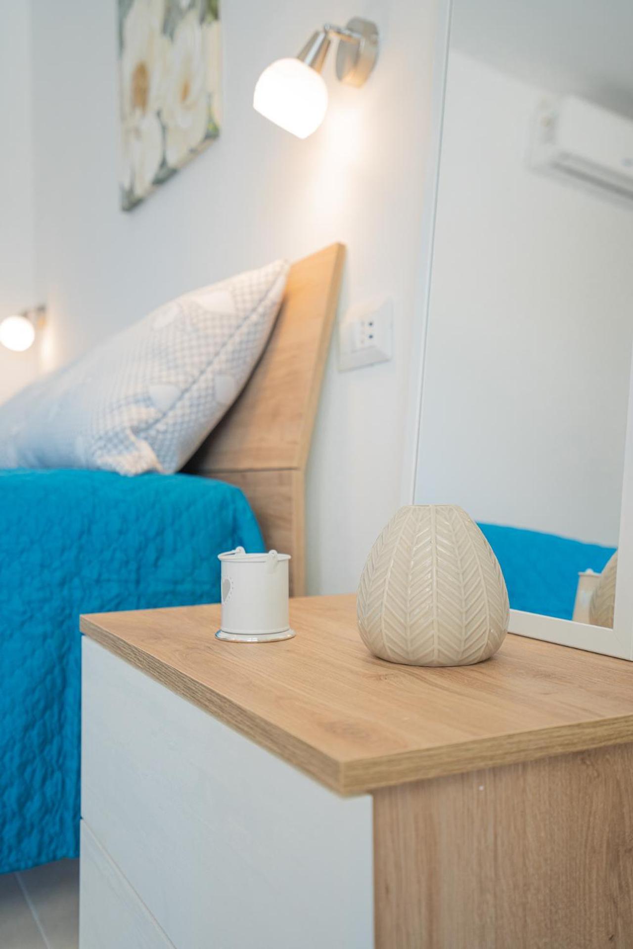 Ambra Holiday Rooms - Rooms & Beach ซาน เตโอโดโร ภายนอก รูปภาพ